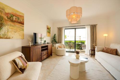 Alvor Oasis with Pool & Balconies Near Town & Beach