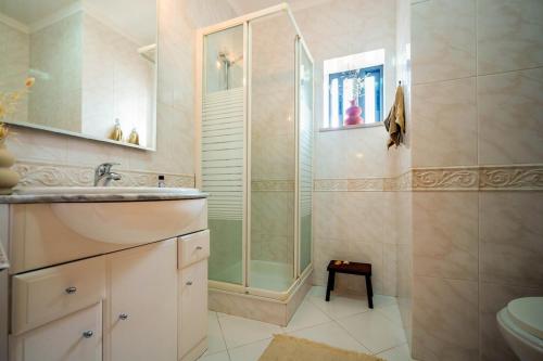 Alvor Oasis with Pool & Balconies Near Town & Beach