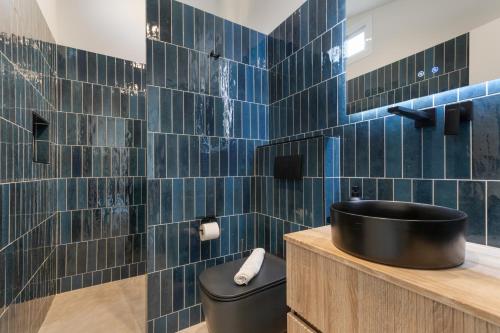 Luxurious And Modern Family Home photo 37