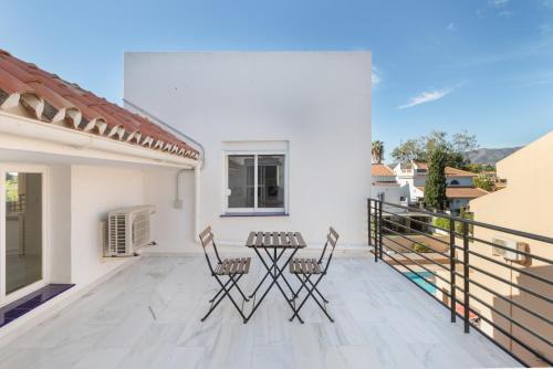 Luxurious And Modern Family Home photo 24