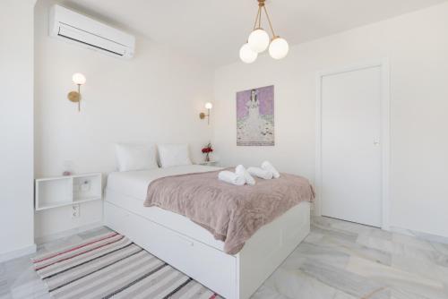 Luxurious And Modern Family Home photo 25