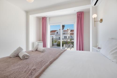 Luxurious And Modern Family Home photo 8