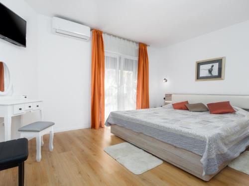 Apartments by the sea Porec - 27669