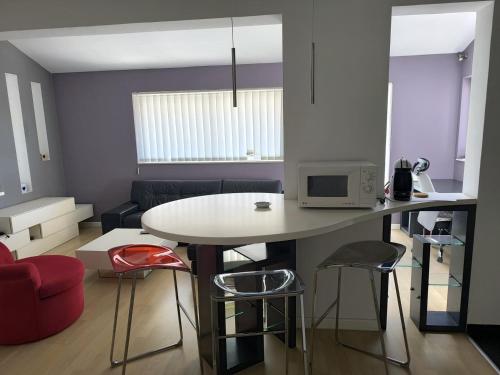 Apartments by the sea Primosten - 27880