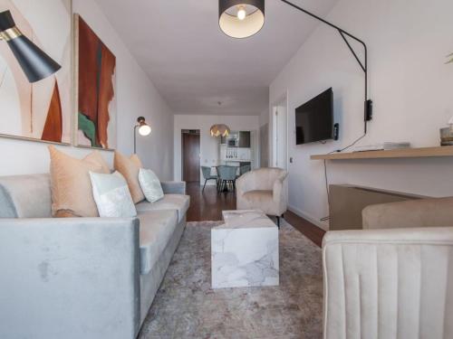 CIty Central Flat in Madrid for 4