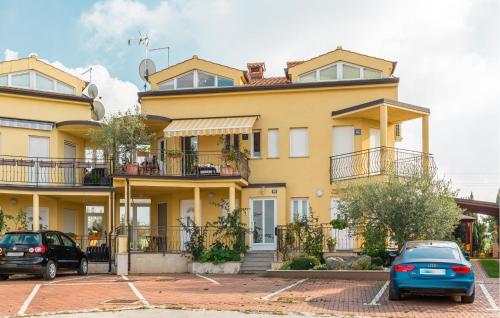 Beautiful Apartment In Porec With Wifi
