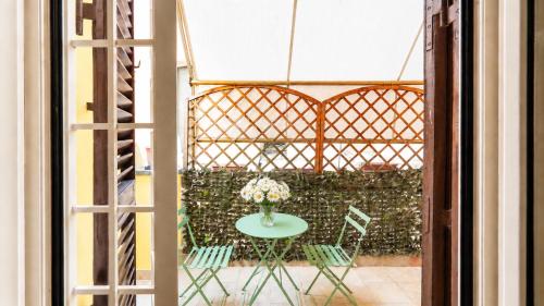 Elegantis Campo Marzio Apartment With Terrace - Elegance near Spanish Steps Trevi and Pantheon