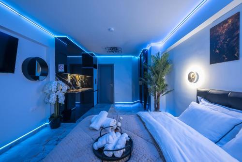 Royal Luxury Studio few steps from Evangelismos Metro Station