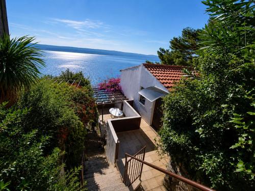 Beachfront Apartment with Stunning Sea Views - Renovated 2025