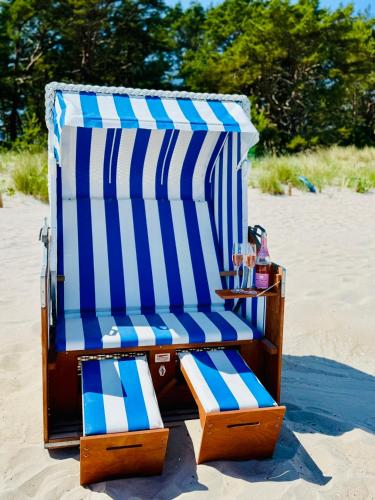 Stylische FeWo direkt am Strand mit Balkon und saisonalem Strandkorb photo 7