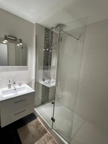 T2 Standing , Vue Garonne, 2 Balcons, Parking Privé