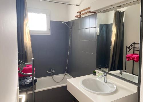 Appartement moderne à Fréjus, 60 m², piscine partagée