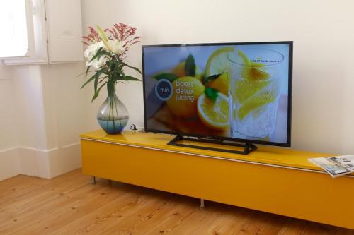 Stylish Apartment in Chiado Quiet and Central