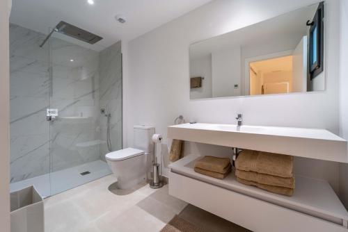The West Breeze 2bedroom Poolview Terrace, Higueron West, Fuengirola