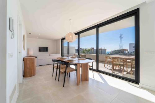 The West Breeze 2bedroom Poolview Terrace, Higueron West, Fuengirola