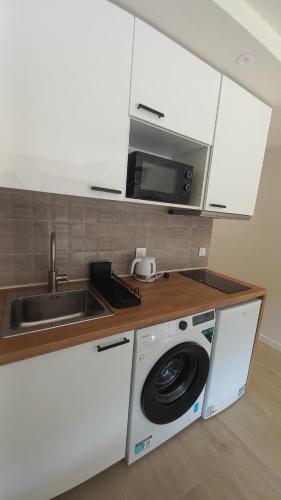 Blue Line - New Modern Studio With Terrace & AC