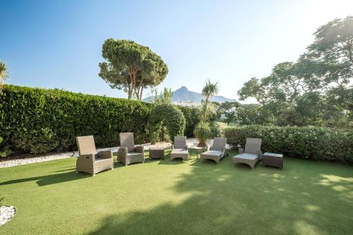 Newly Renovated Frontline Golf 7 BDRM Luxury Villa