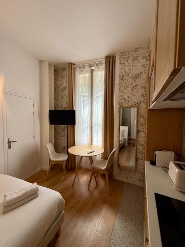 Pere Lachaise Apartments