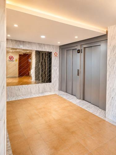 Ocean Serenity Apartment, Sea View & Parking, Tenerife South Escape