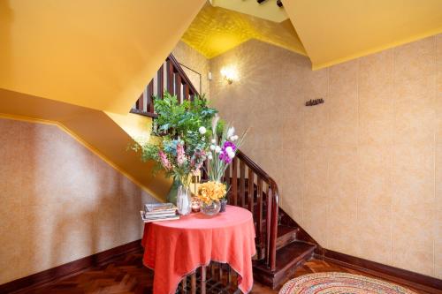 Cascais Cosy Family Suite with Shared Kitchen