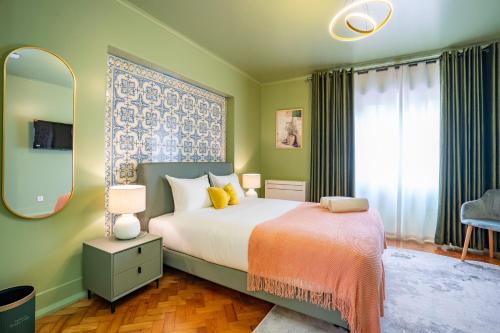 Cascais Cosy Family Suite with Shared Kitchen