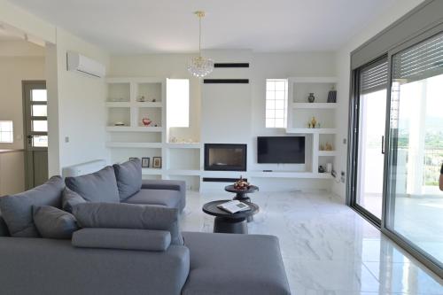 VILLA GALINI NAFPLIO First Floor Apartment with Panoramic View