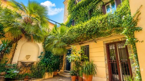 Elegantis Campo Marzio Apartment With Terrace - Elegance near Spanish Steps Trevi and Pantheon