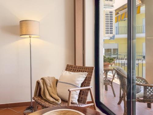 #382 Modern Apartment with Private Balcony & BBQ