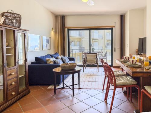 #382 Modern Apartment with Private Balcony & BBQ