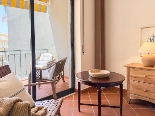 #382 Modern Apartment with Private Balcony & BBQ