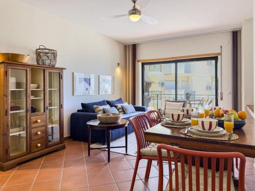 #382 Modern Apartment with Private Balcony & BBQ