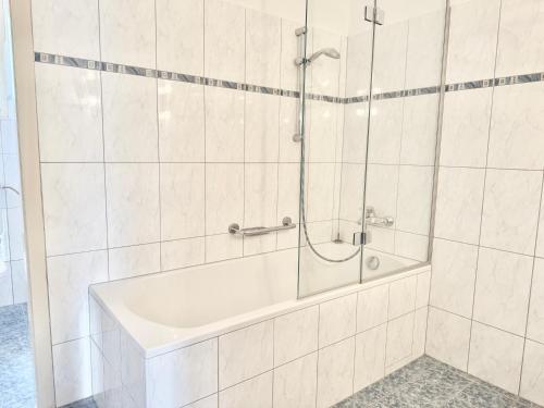 Lake View Apartment - Free Parking