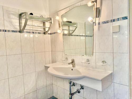 Lake View Apartment - Free Parking