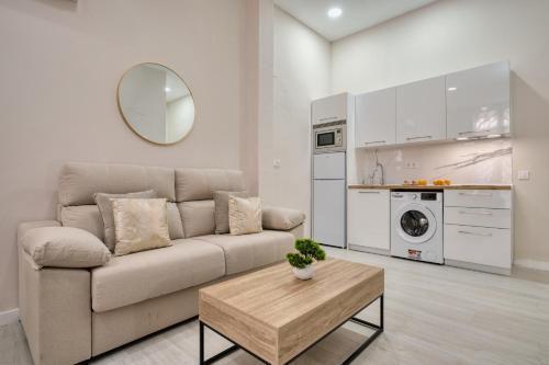 Loyola Premium Sevilla Centro, by Homing U