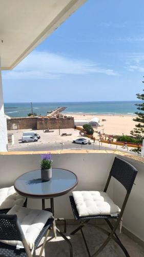 EYES ON THE BEACH in Praia da Rocha