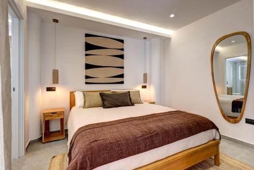 Stylish Terrace House with Heated Pool, Old Town Estepona