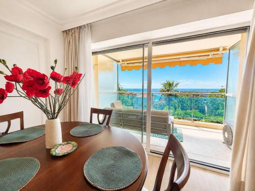 Lucia - Sea View- Pool- Beach Walking Distance