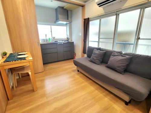 1F TINY Central Apartment 7 Minutes from Shinjuku