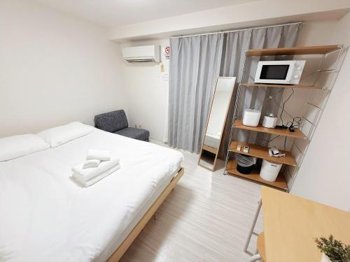 Excellent Access to Shinjuku Shibuya and Ginza 30 Seconds from Higashi Ikebukuro Station Steps from Sunshine City Fully Equipped Comfortable Studio for Up to 3 Guests