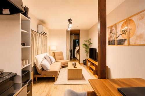 Near USJ Free Parking 2 Min to Station Japanese Modern House smoking area Sleeps 7 WanoYado
