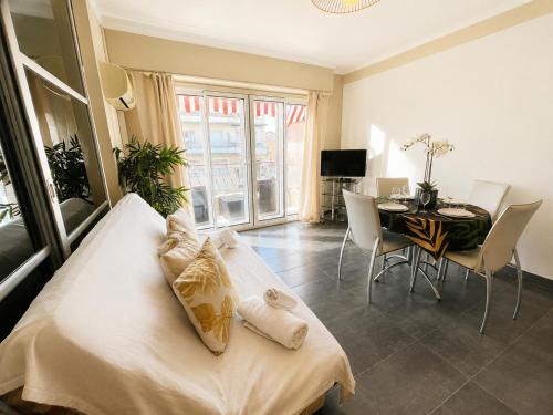 Le Coeur d'Antibes, T2, 4P, Balcon, Centre ville