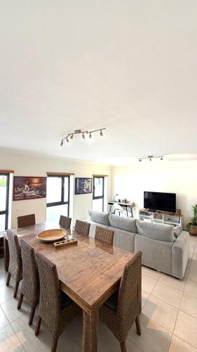 AHS Premium Apart 2 bedrooms 2 Pools PS4 5 min Beach Algarve
