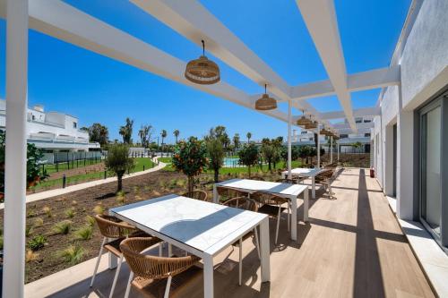 3025 Elegant apartment with terrace and pool