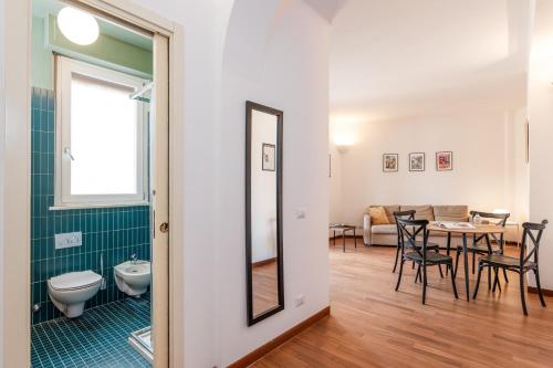 Flat in center with Terrace, near Garibaldi FS