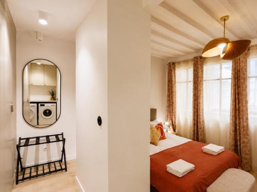 Elegant & Quiet Suite in Le Marais near Hôtel de Ville