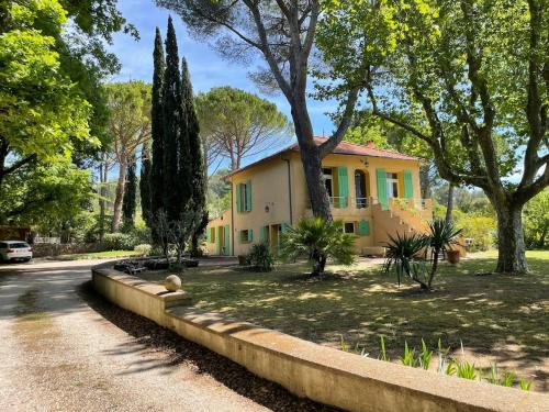 Studio Pie Calum Piscine et Verdure centre d'Aix