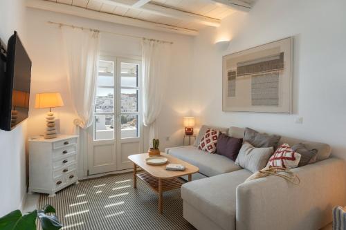 Walk to Naousa - 1BR Sea View - Pepperleaf
