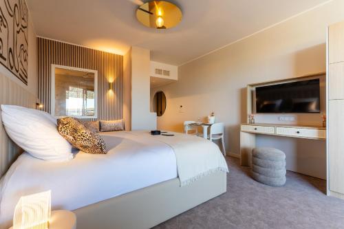 X Vibes Couple Only Suite design rooftop et parking Village Naturiste