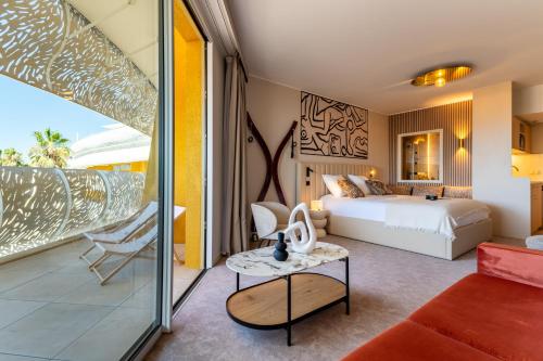 X Vibes Couple Only Suite design rooftop et parking Village Naturiste