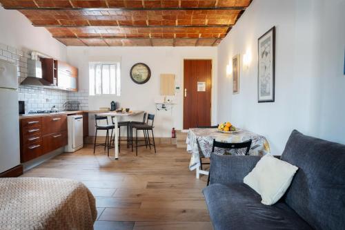 Atico con terraza 5 minutos a pie Fira Bcn, 4' metro Plza España, 15' Bcn centro